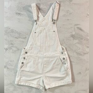 Old Navy Slouchy Straight Non-Stretch White Jean Shortalls 3” inseam